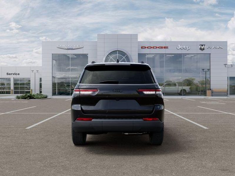 New 2026 Jeep Grand Cherokee L Laredo Altitude 4x4Image 7