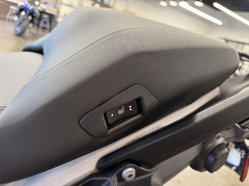 2025 BMW R 1300 GS - TROPHY - RACING BLUE METALLIC 