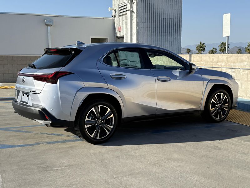 New 2026 Lexus UX 300h PremiumImage 11