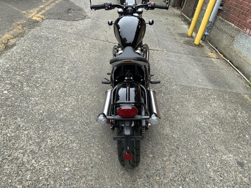 2025 Triumph BONNEVILLE BOBBER