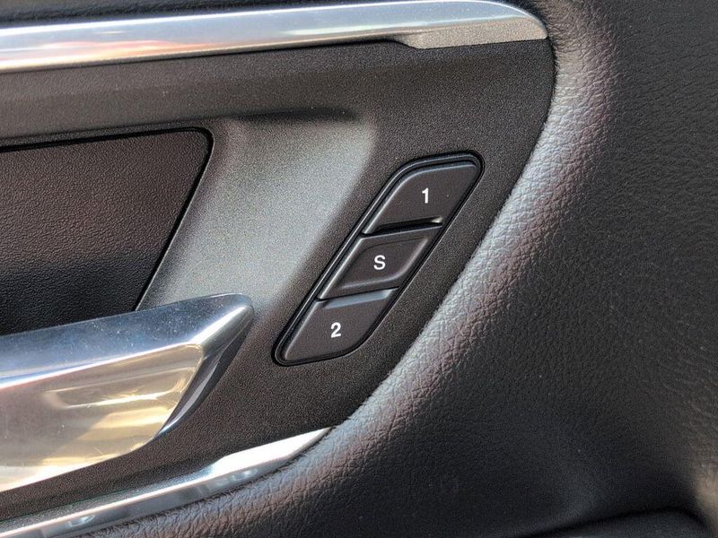 2022 RAM 1500 LaramieImage 14
