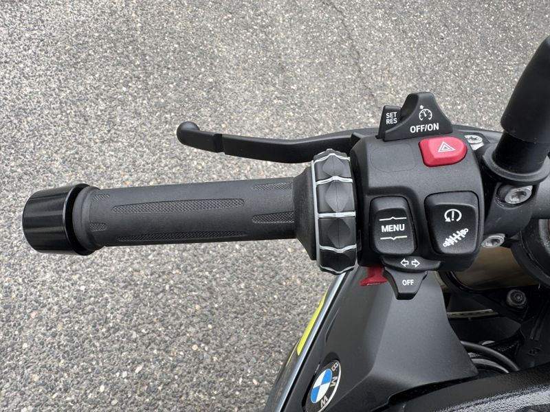 2023 BMW S 1000 R 