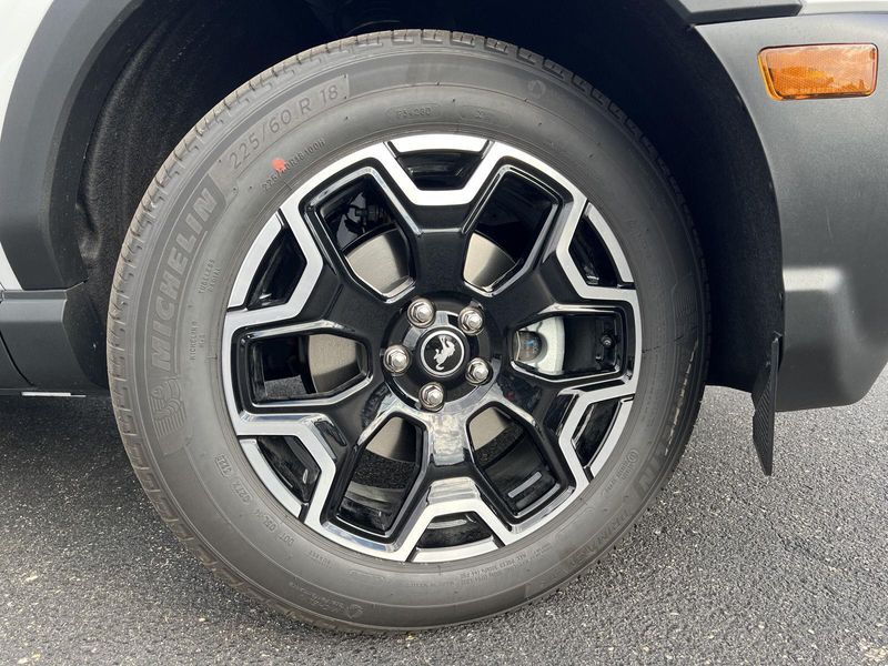 2025 Ford Bronco Sport Outer Banks photo 2