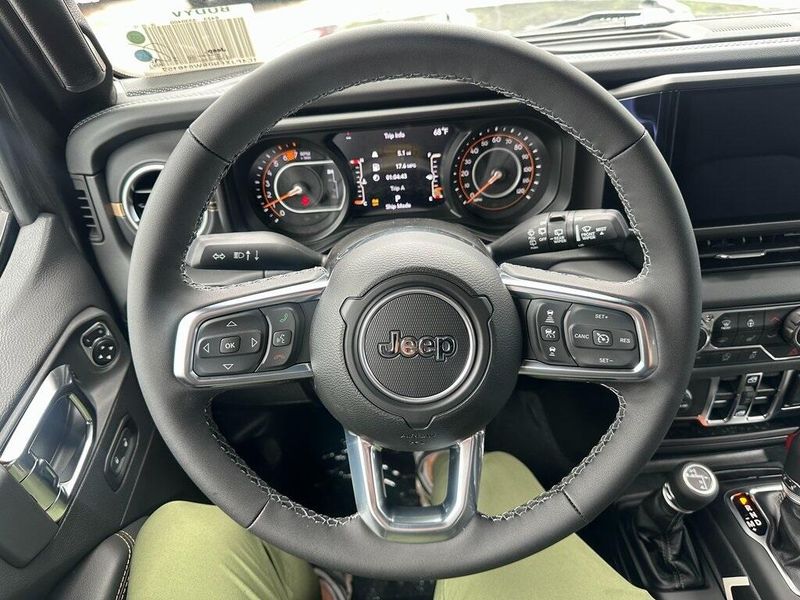 2025 Jeep Wrangler 4-door SaharaImage 2