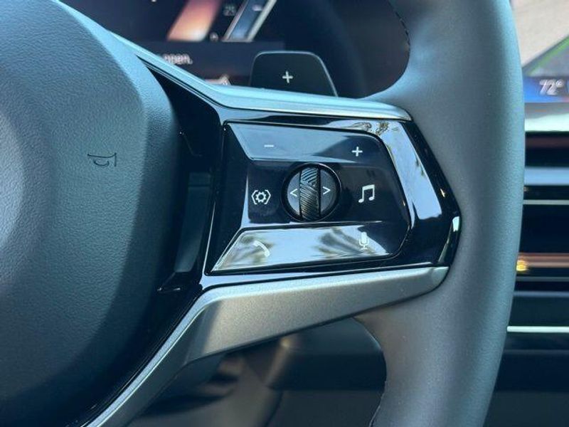 New 2026 BMW 5 Series 530iImage 23