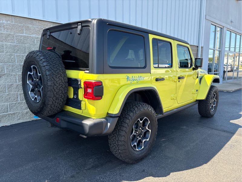 2022 Jeep Wrangler 4xe Unlimited Rubicon photo 2