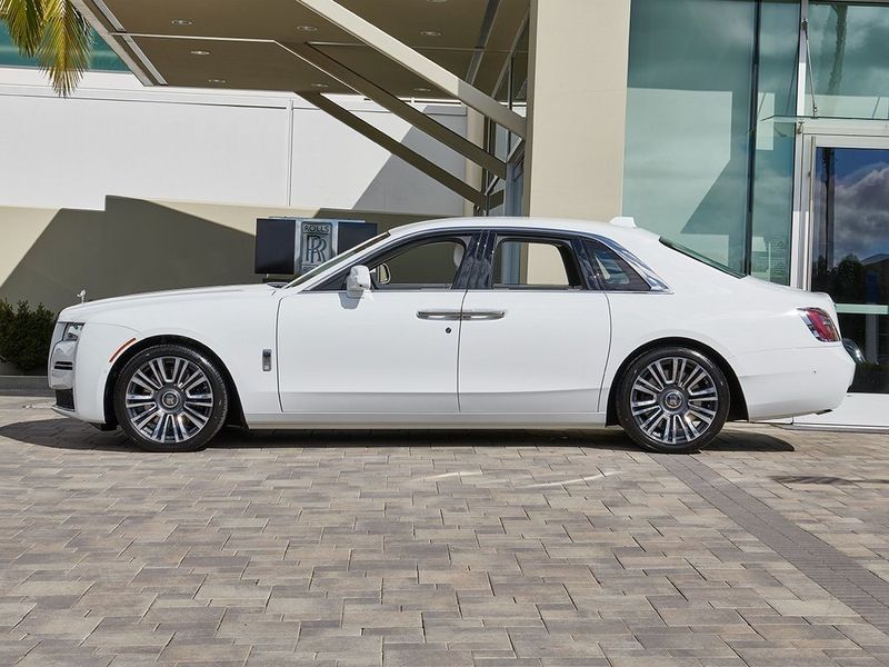 2024 Rolls-Royce Ghost Image 3