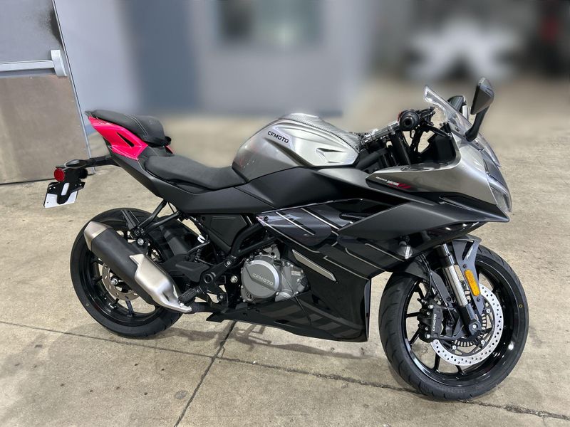 Used 2025 CFMOTO 300SS Image 11