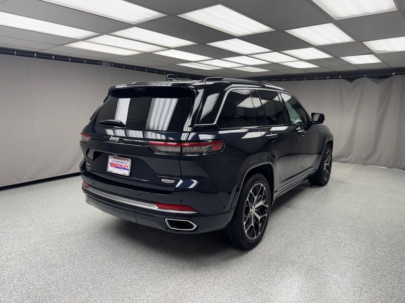 2024 Jeep Grand Cherokee Summit ReserveImage 3