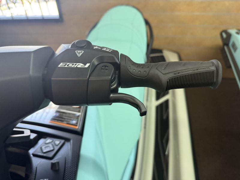2025 Yamaha FX CRUISER HO W/AUDIO Image 12