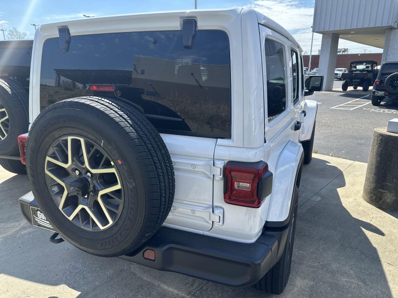 2025 Jeep Wrangler 4-door SaharaImage 6