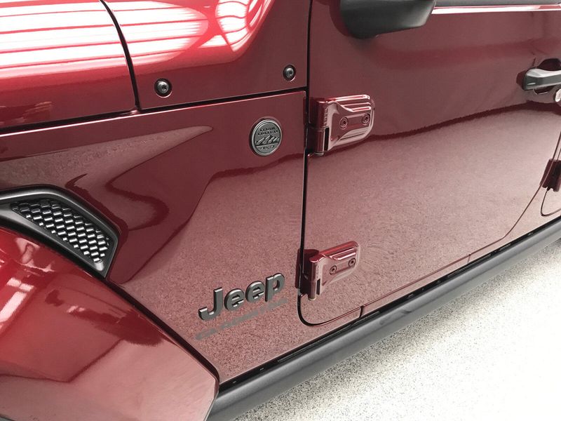 2022 Jeep Gladiator Willys photo 3