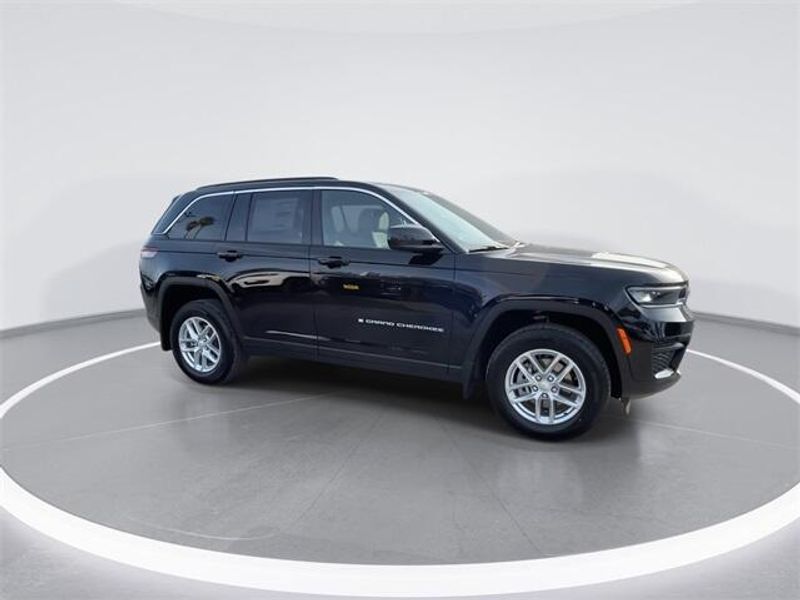 New 2025 Jeep Grand Cherokee Laredo X 4x2Image 2