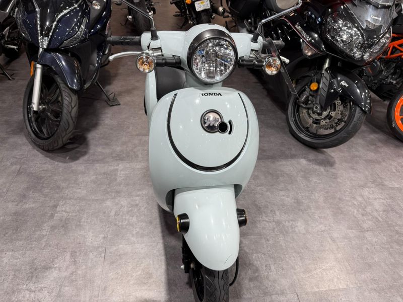 Used 2022 Honda Metropolitan Image 4