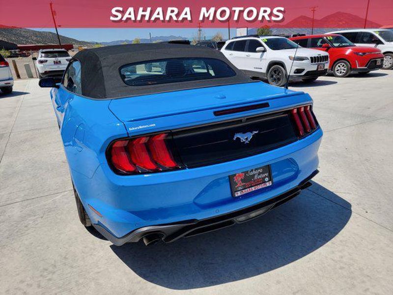 2022 Ford Mustang Convertible photo 4