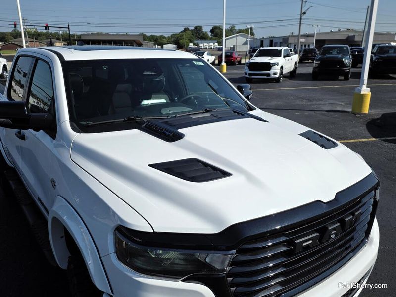 New 2026 RAM 1500 Laramie Crew Cab 4x4 5'7' Box