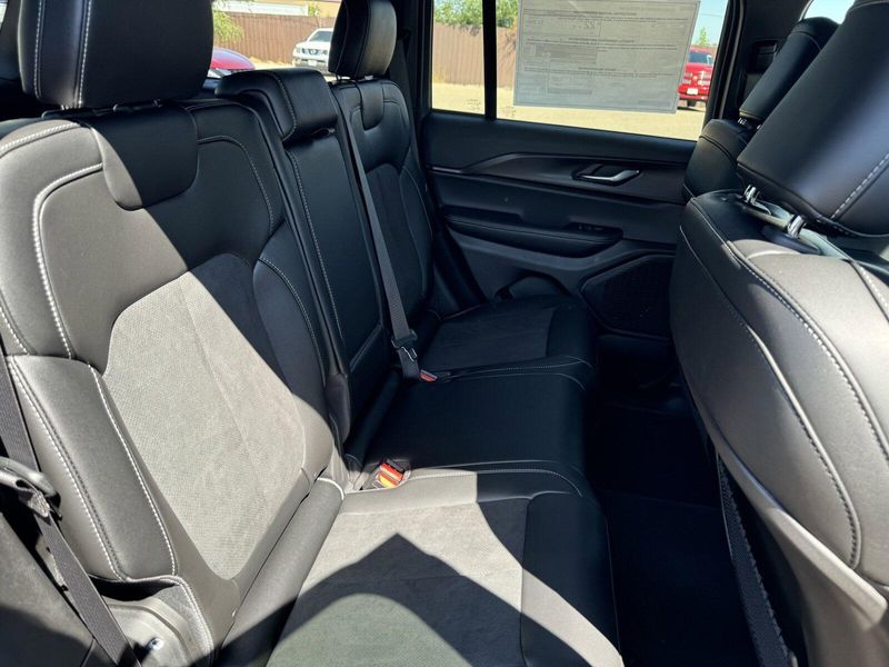 2024 Jeep Grand Cherokee Altitude XImage 26