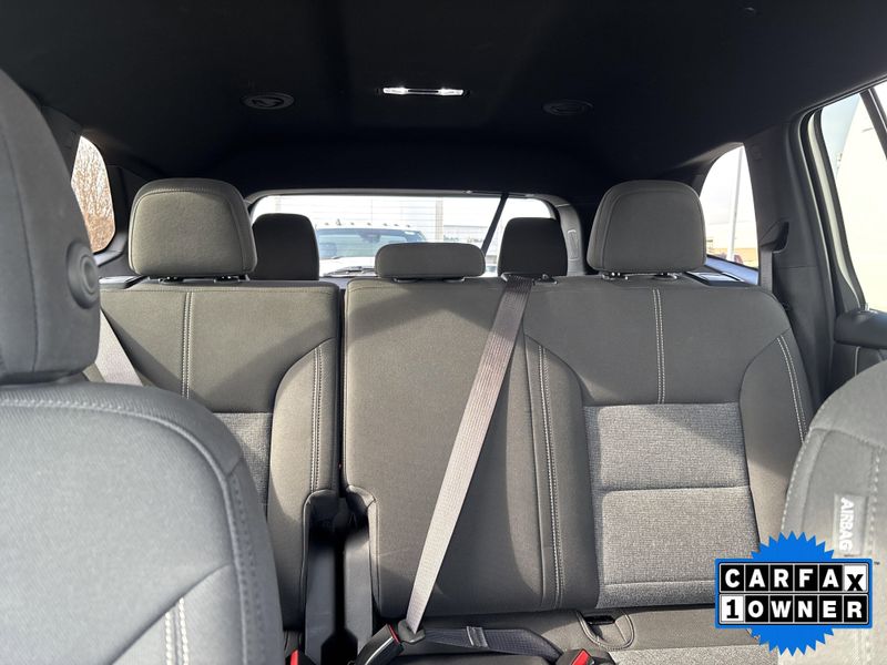 Used 2025 GMC Acadia FWD ElevationImage 39