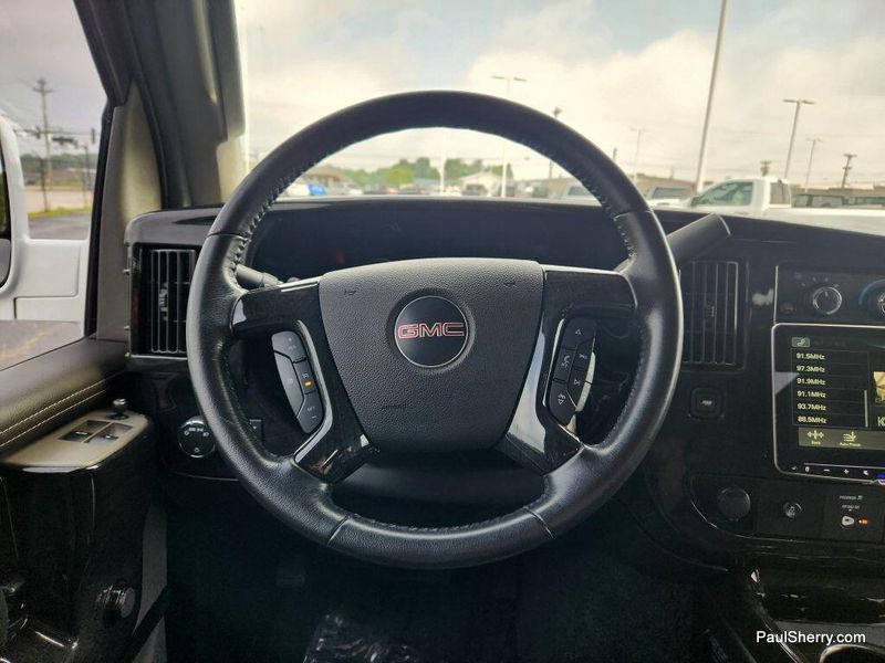 2023 GMC Savana Cargo Image 32