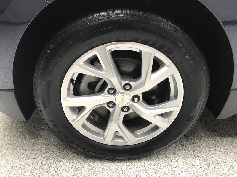 Used 2019 Chevrolet Equinox LTImage 2