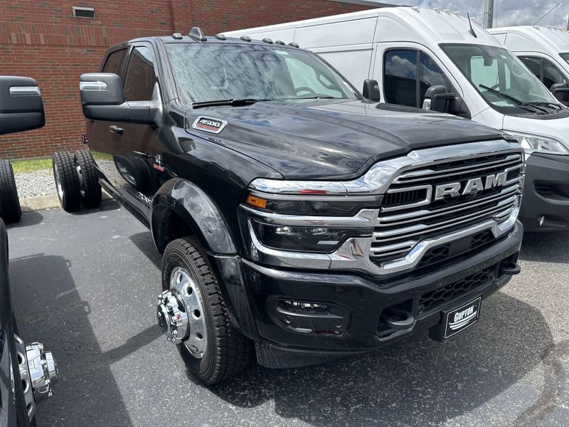 New 2025 RAM 4500 Big Horn Chassis Crew Cab 4x4 60