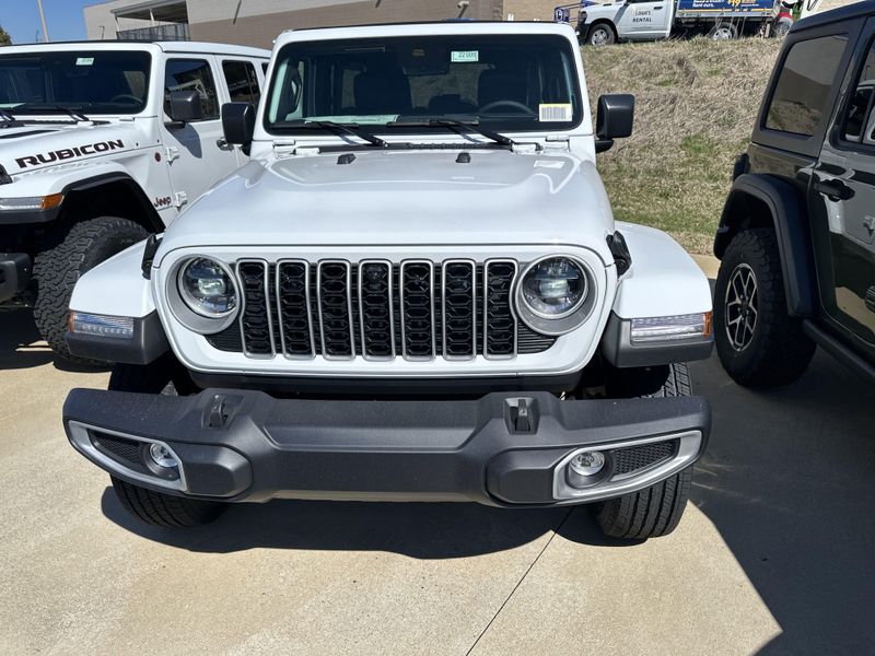 2025 Jeep Wrangler 4-door SaharaImage 2