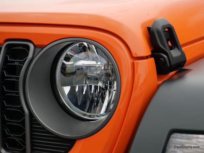 New 2025 Jeep Wrangler 4-door Sport S