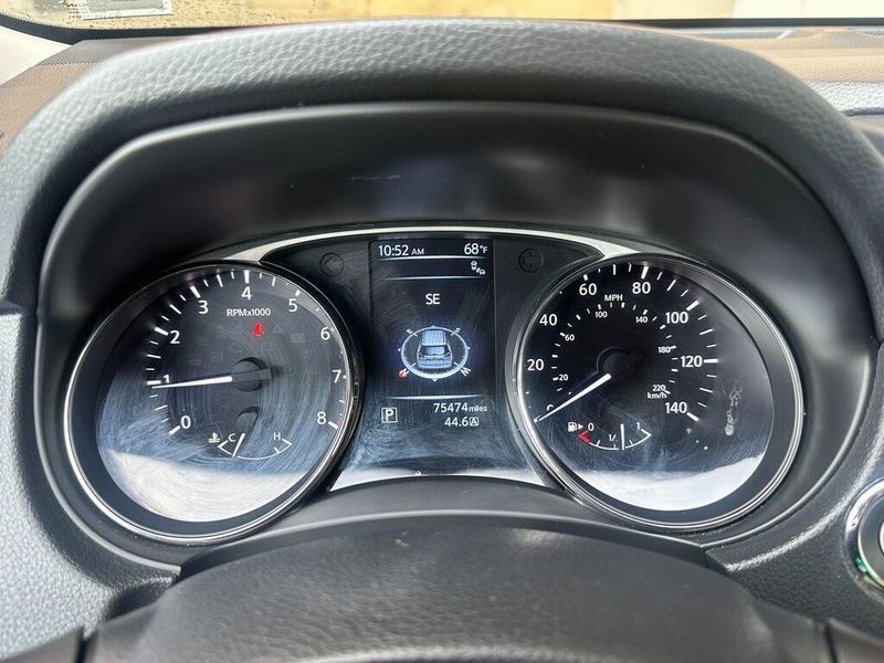 2016 Nissan Rogue SVImage 30