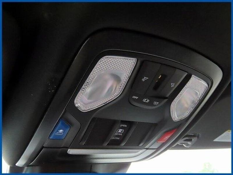 New 2025 RAM 2500 TradesmanImage 17