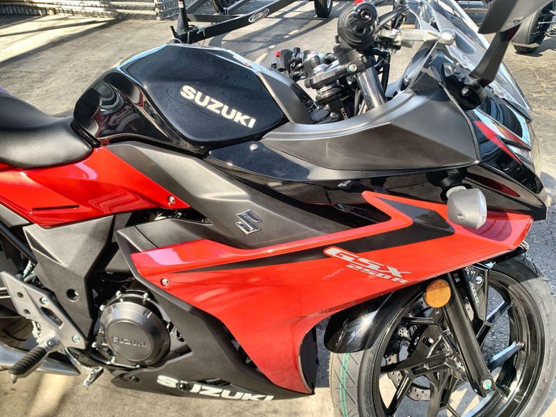 New 2025 Suzuki GSX250R ABS Image 16