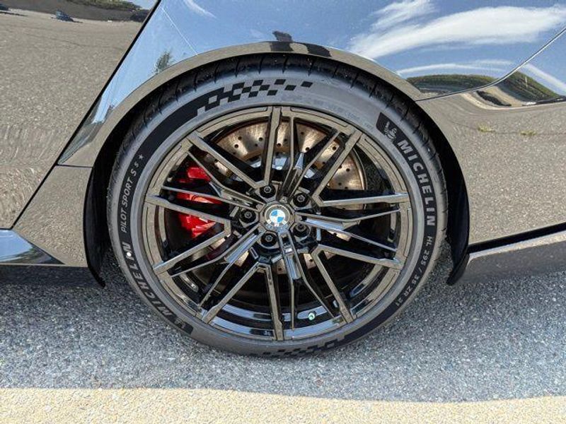 New 2026 BMW M5 BaseImage 14