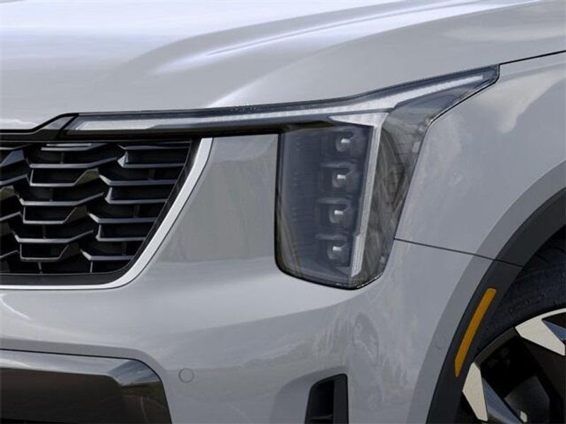 New 2025 Kia Sorento SXImage 10