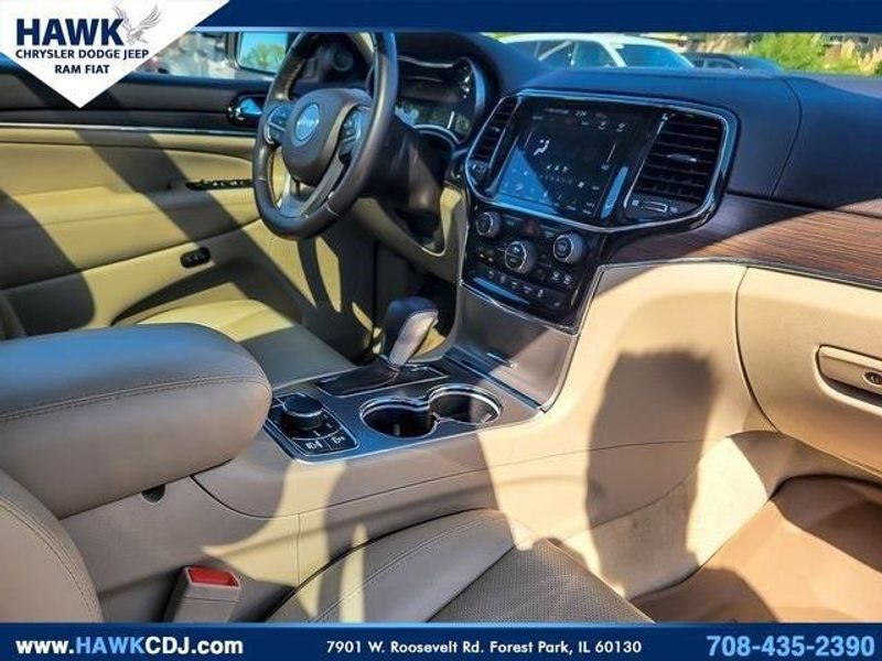 2019 Jeep Grand Cherokee Overland photo 21