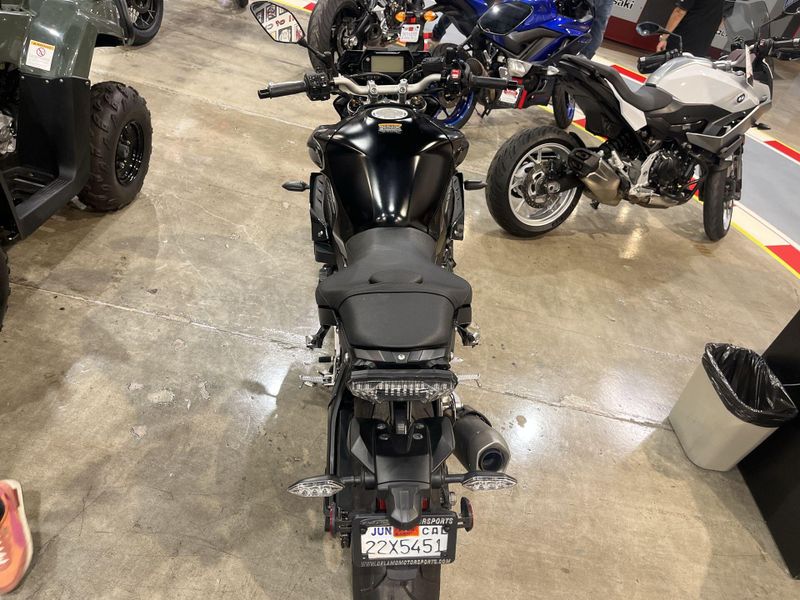Used 2017 Yamaha FZ-10 CA Image 23