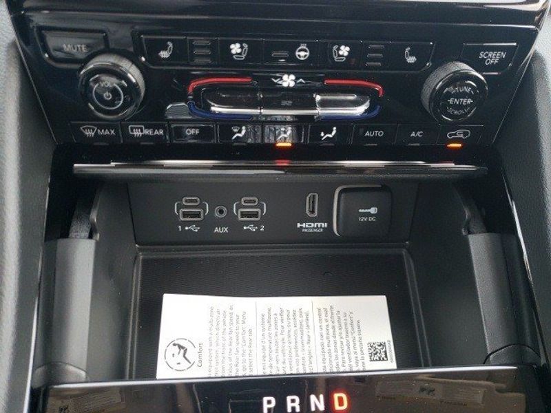 2023 Jeep Grand Cherokee L Limited 4x4Image 12