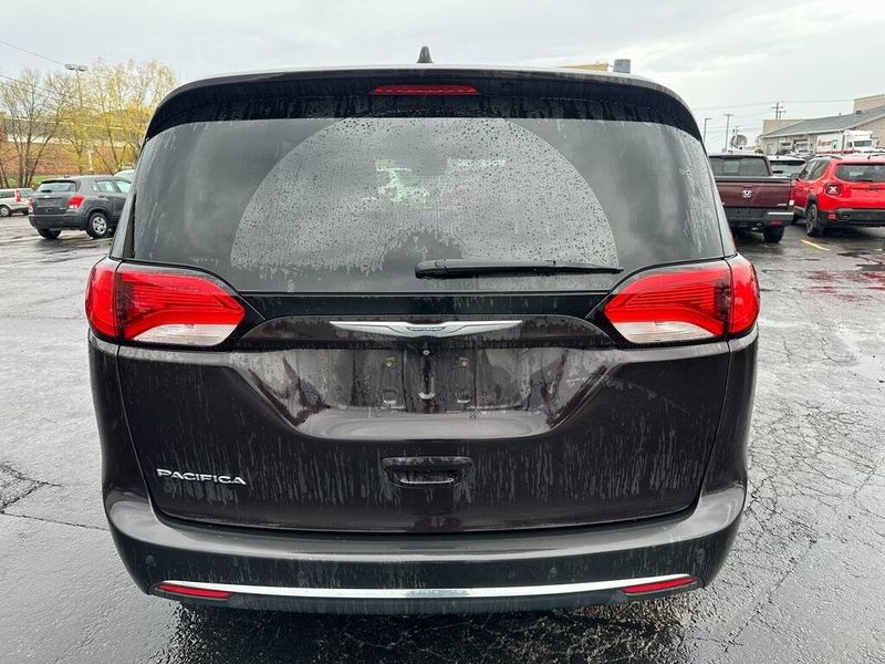 2017 Chrysler Pacifica Touring L PlusImage 15