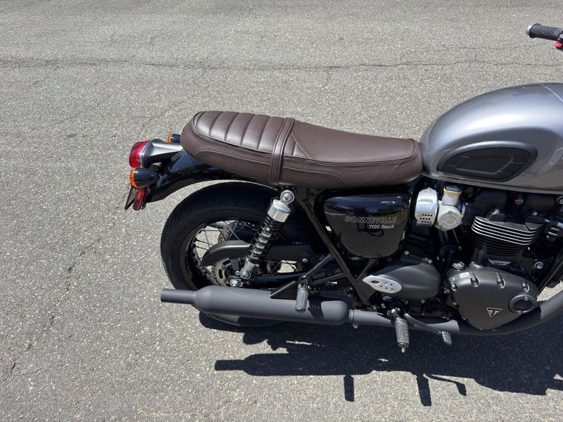2025 Triumph Bonneville T120 BLACK - GRAPHITE - MATTE GRAPHITE - SALE PENDING 
