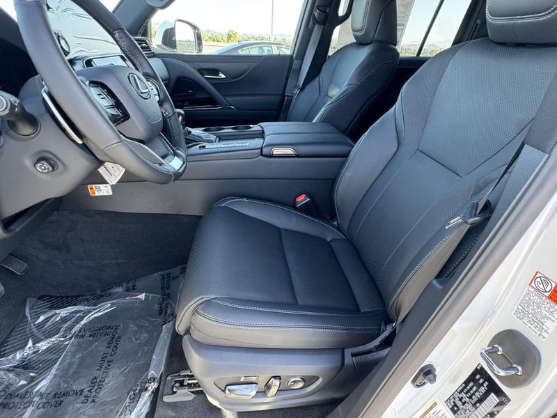 New 2026 Lexus LX 600 LuxuryImage 19