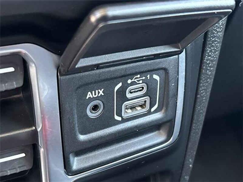2024 Jeep Wrangler Sahara 4xe photo 26