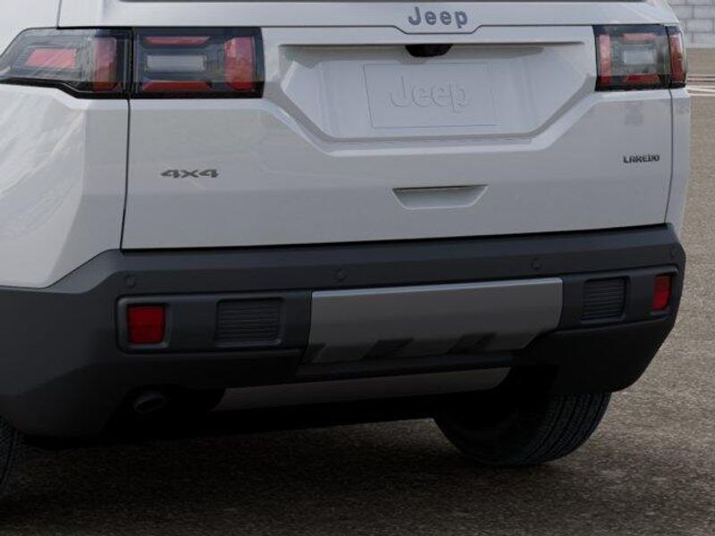 New 2026 Jeep Cherokee Laredo 4x4Image 13