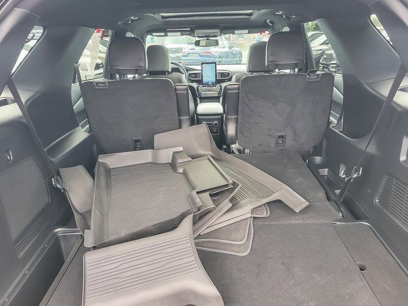 2024 Ford Explorer ST photo 21