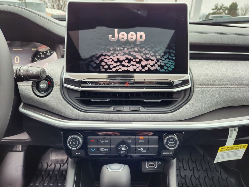 2023 Jeep Compass Interior  Breeden Dodge Chrysler Jeep RAM