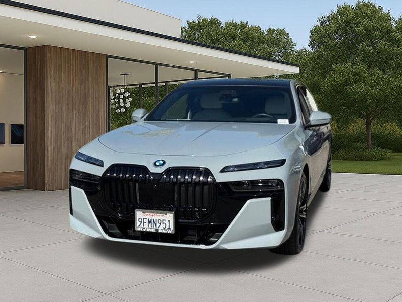 Used 2023 BMW i7 xDrive60Image 3