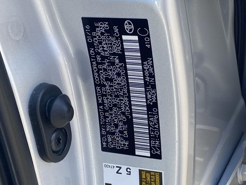 2016 Toyota Prius Three TouringImage 30
