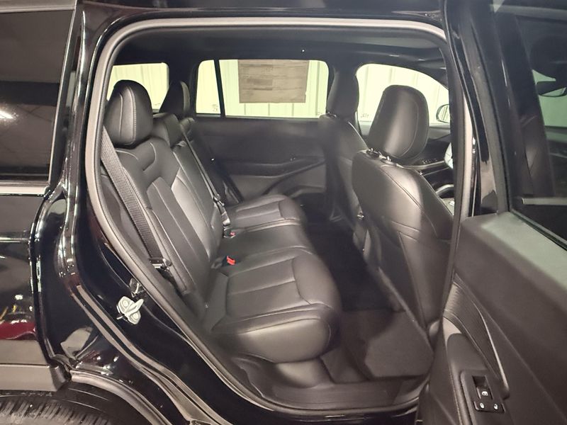 New 2026 Jeep Cherokee Limited 4x4Image 10