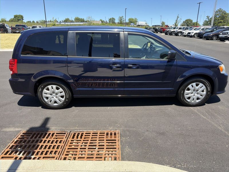 Used 2016 Dodge Grand Caravan SEImage 9