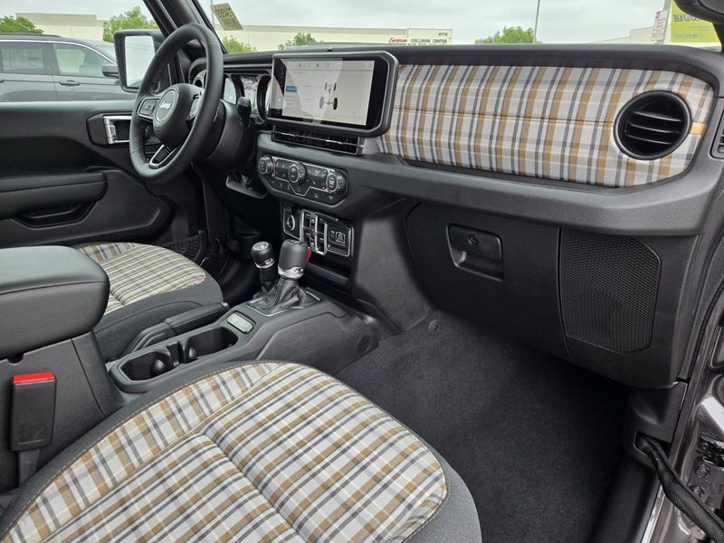 New 2026 Jeep Wrangler 4-door 85th Anniversary Edition