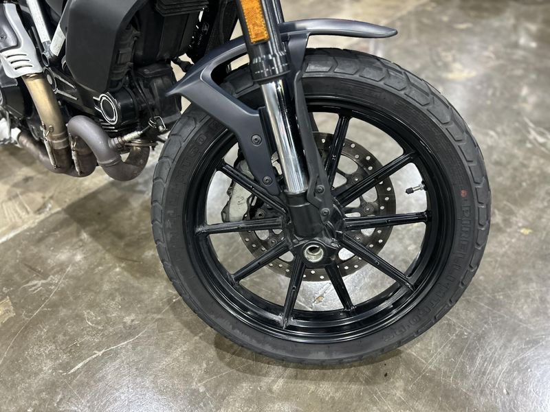 Used 2022 Ducati Icon Dark Scrambler Image 9