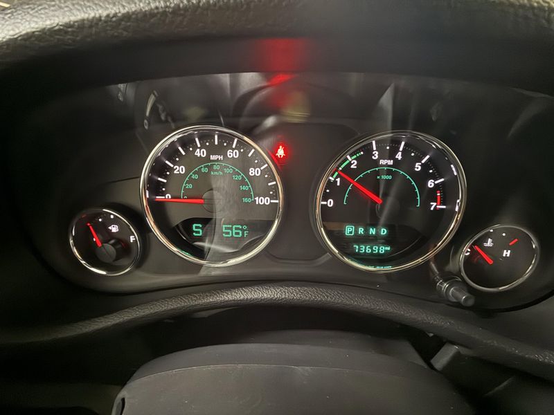 Used 2017 Jeep Wrangler JK SaharaImage 27