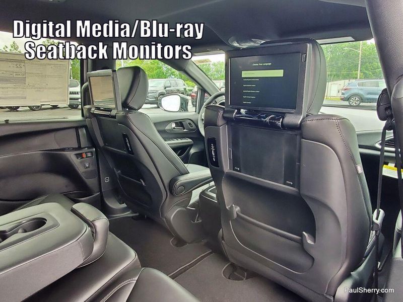 New 2025 Chrysler Pacifica SelectImage 5